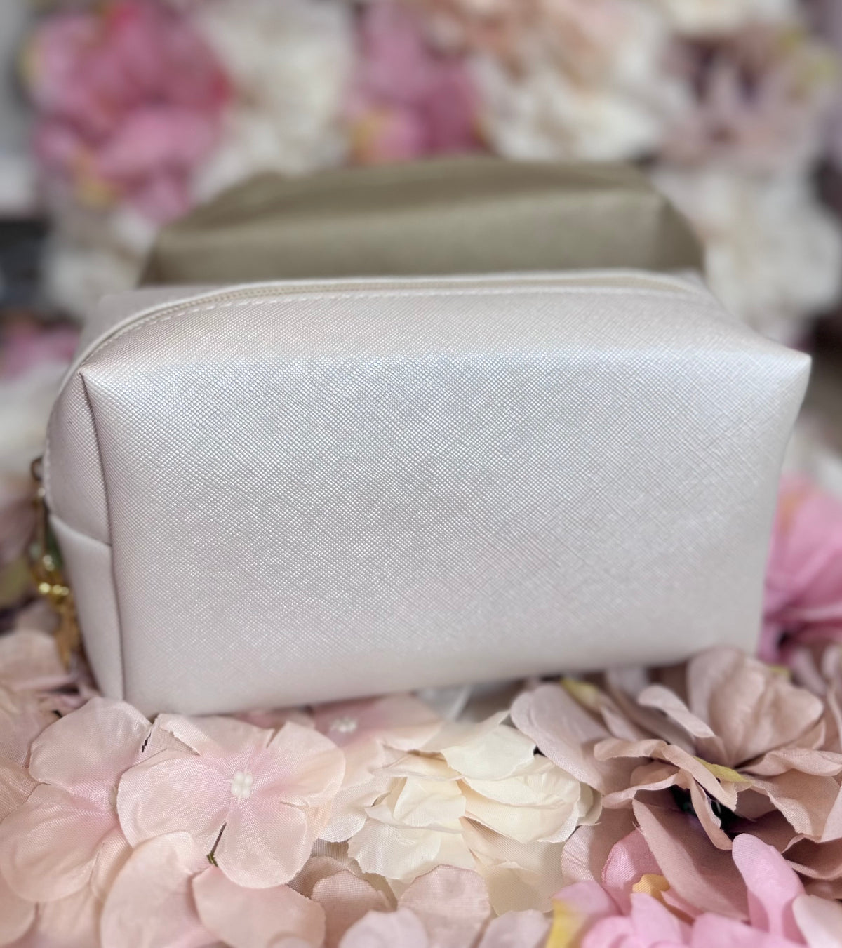 Grace Pouch
 ✨